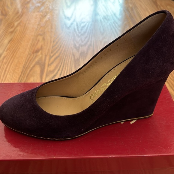 Salvatore Ferragamo Purple Plum Suede Fiamma Z Wedges- Size 7.5B - Picture 5 of 6